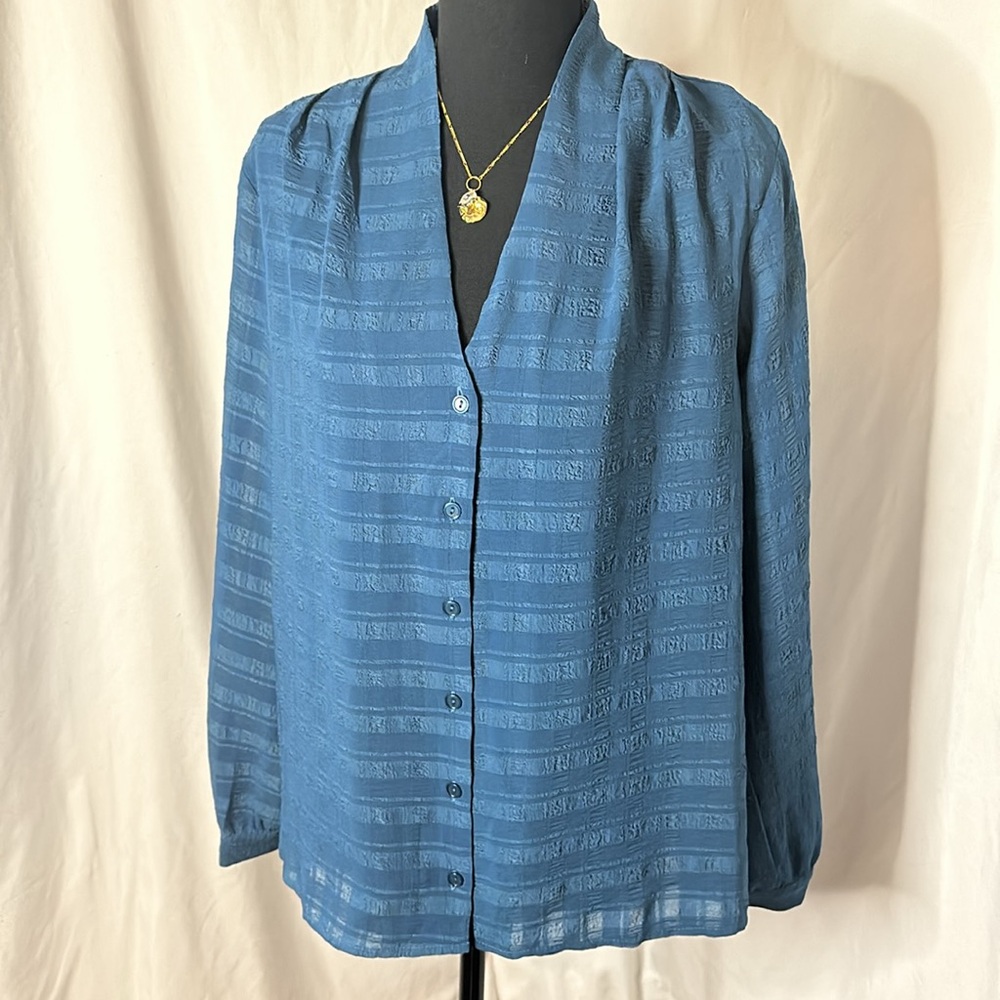 NWOT LUSH brand long sleeve‎ blouse - blue